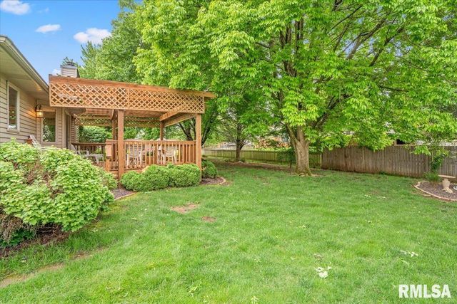 2013 Redlands Drive, Springfield, IL 62711