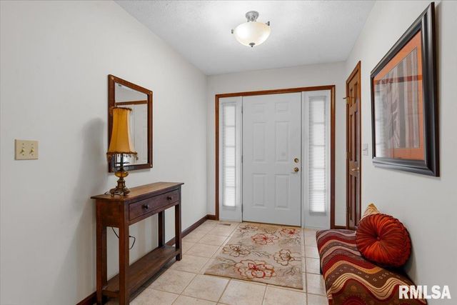2013 Redlands Drive, Springfield, IL 62711