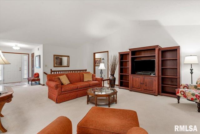 2013 Redlands Drive, Springfield, IL 62711