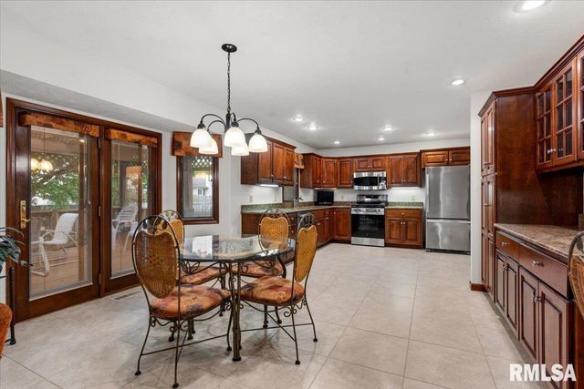 2013 Redlands Drive, Springfield, IL 62711