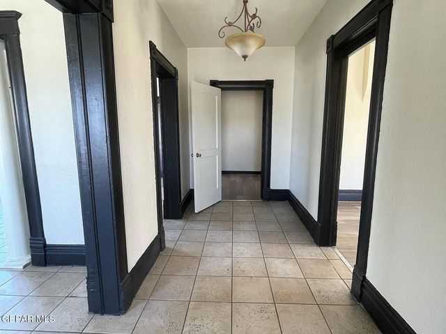 3215 WYOMING Avenue, El Paso, TX 79903