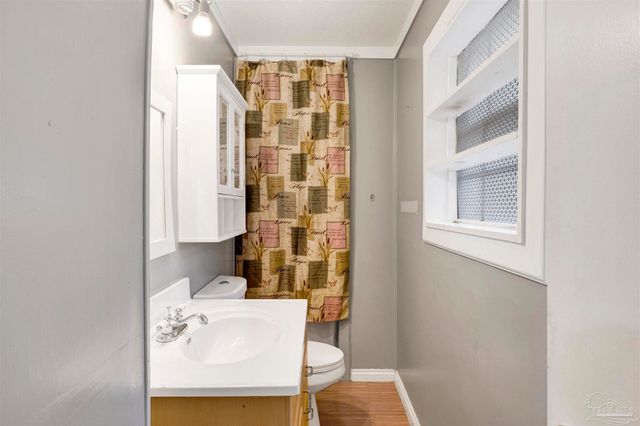 5720 Perkins St, Pensacola, FL 32526