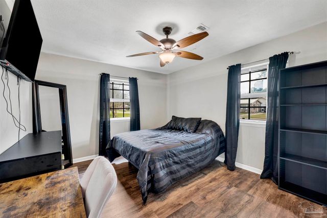 5720 Perkins St, Pensacola, FL 32526