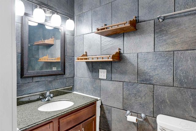 5720 Perkins St, Pensacola, FL 32526