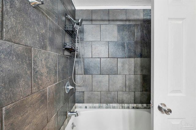 5720 Perkins St, Pensacola, FL 32526