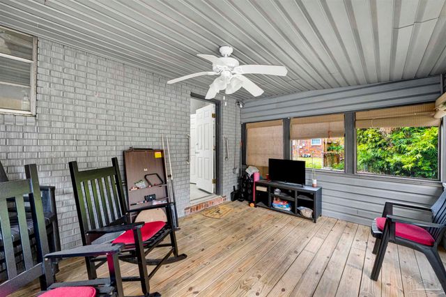 5720 Perkins St, Pensacola, FL 32526