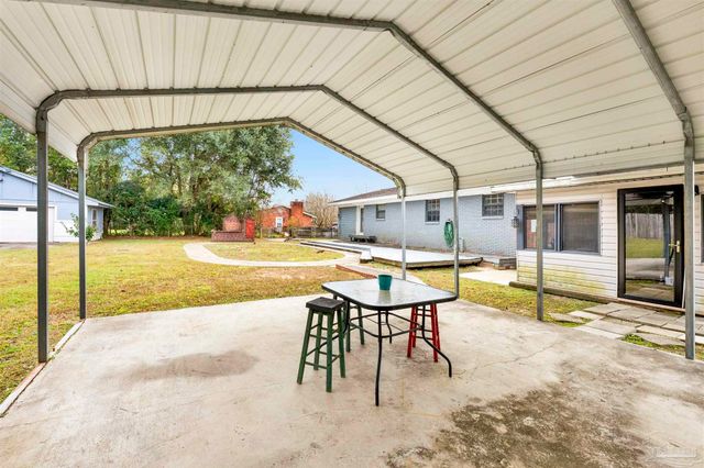 5720 Perkins St, Pensacola, FL 32526