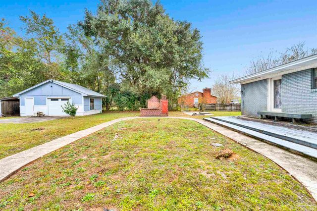 5720 Perkins St, Pensacola, FL 32526