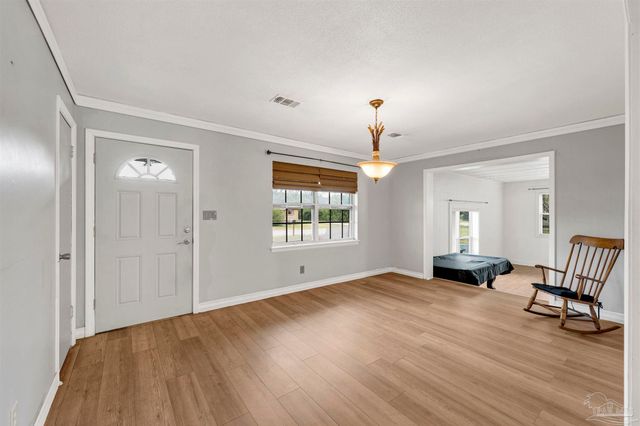 5720 Perkins St, Pensacola, FL 32526