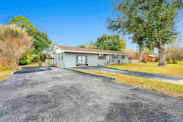 5720 Perkins St, Pensacola, FL 32526