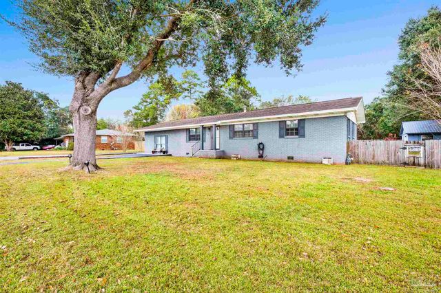 5720 Perkins St, Pensacola, FL 32526