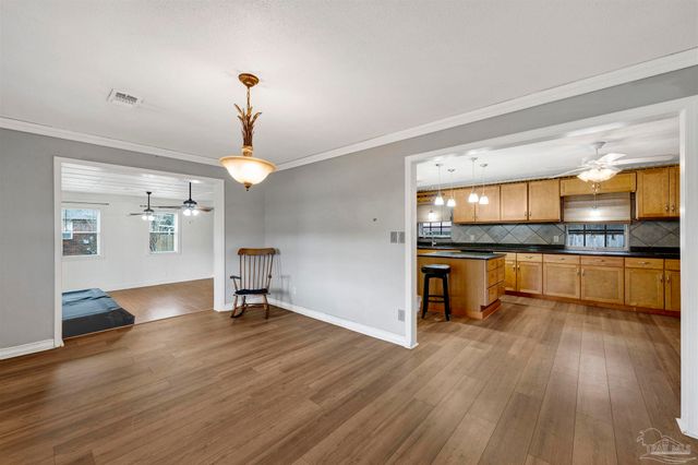 5720 Perkins St, Pensacola, FL 32526