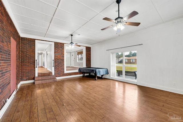 5720 Perkins St, Pensacola, FL 32526