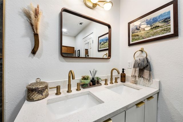 1616 Webberville RD A, Austin, TX 78721