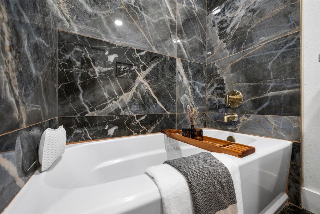 1616 Webberville RD A, Austin, TX 78721