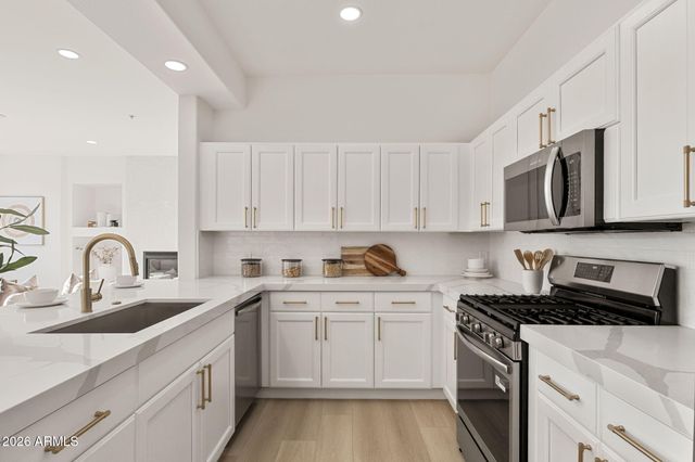 19475 N GRAYHAWK Drive 2116, Scottsdale, AZ 85255