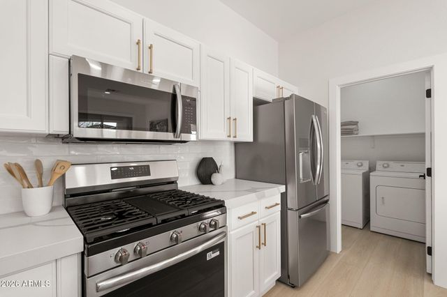 19475 N GRAYHAWK Drive 2116, Scottsdale, AZ 85255