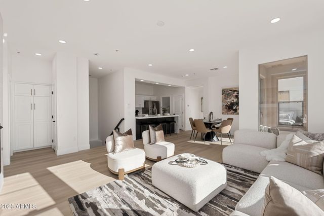 19475 N GRAYHAWK Drive 2116, Scottsdale, AZ 85255