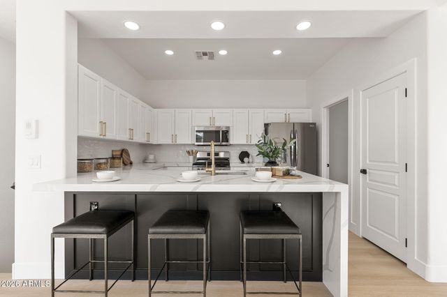 19475 N GRAYHAWK Drive 2116, Scottsdale, AZ 85255