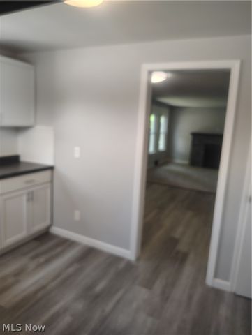 21 Fernwood Avenue, Youngstown, OH 44509