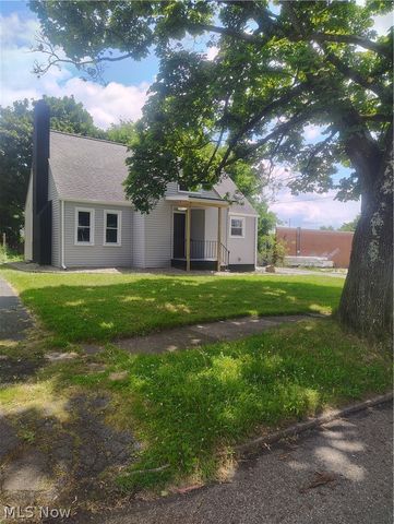 21 Fernwood Avenue, Youngstown, OH 44509