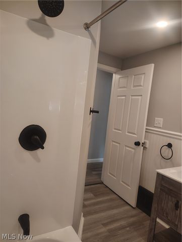 21 Fernwood Avenue, Youngstown, OH 44509