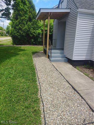 21 Fernwood Avenue, Youngstown, OH 44509