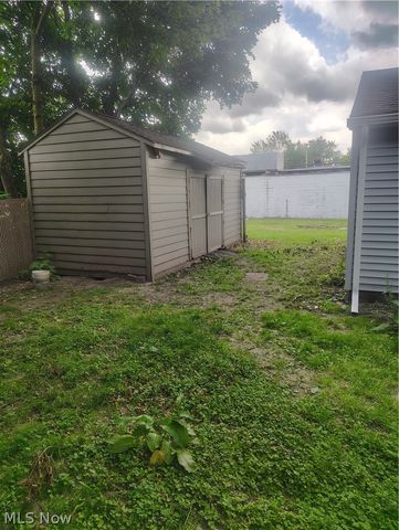21 Fernwood Avenue, Youngstown, OH 44509