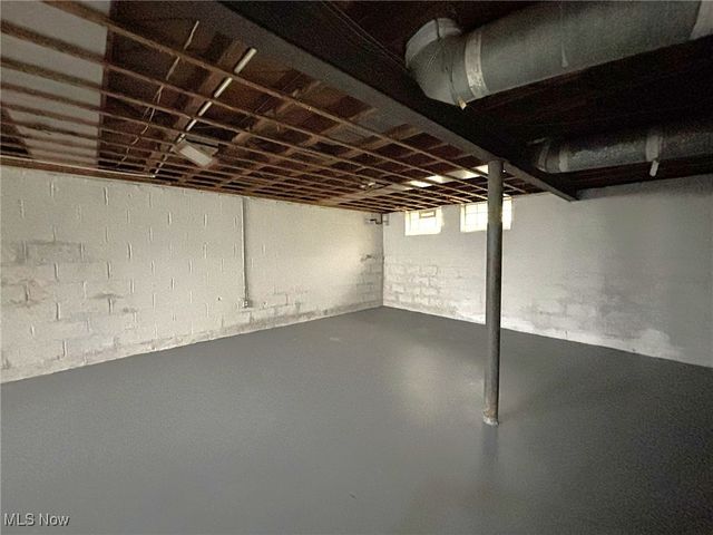 16015 S Lotus Drive, Cleveland, OH 44128