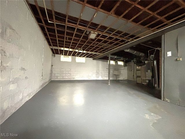 16015 S Lotus Drive, Cleveland, OH 44128