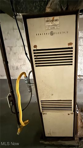 16015 S Lotus Drive, Cleveland, OH 44128