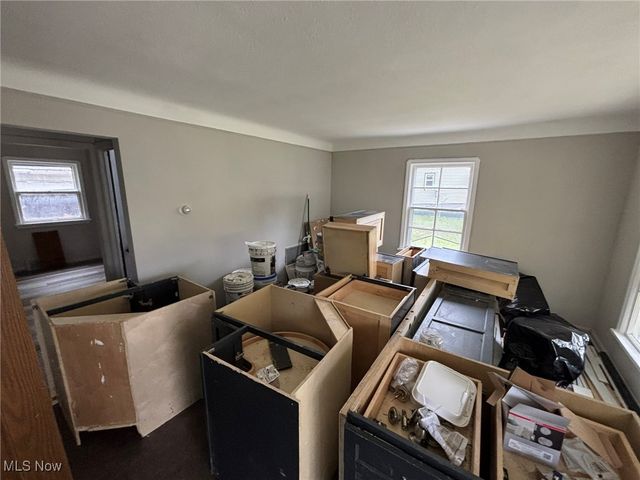 16015 S Lotus Drive, Cleveland, OH 44128