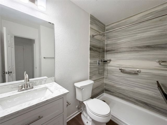 10133 Chapel Glen Terrace, Fort Worth, TX 76116