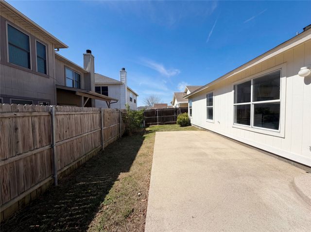 10133 Chapel Glen Terrace, Fort Worth, TX 76116