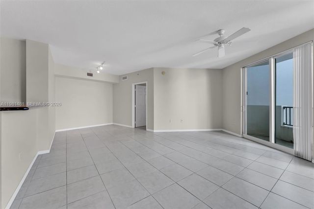 2421 NE 65th St 403, Fort Lauderdale, FL 33308