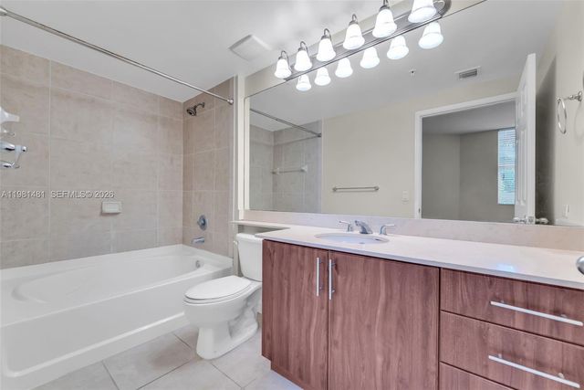 2421 NE 65th St 403, Fort Lauderdale, FL 33308