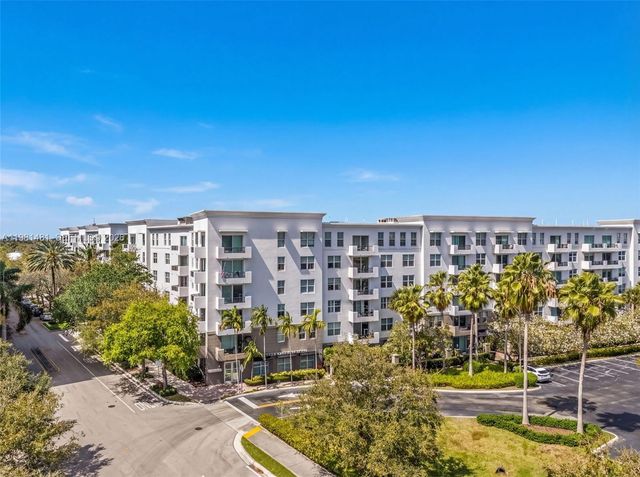 2421 NE 65th St 403, Fort Lauderdale, FL 33308