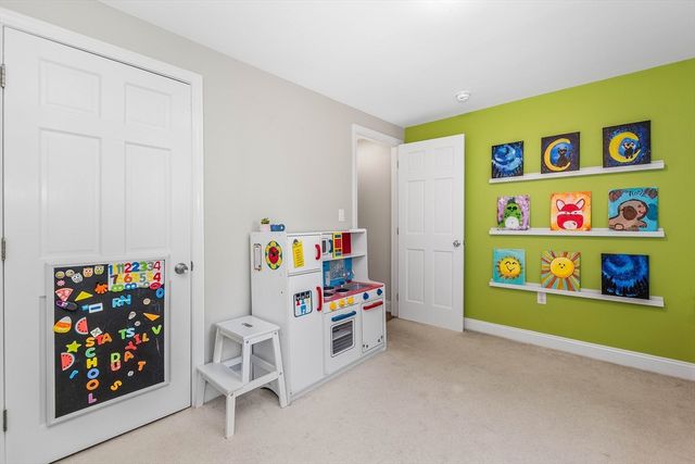 33 Overlook Ave, Dedham, MA 02026