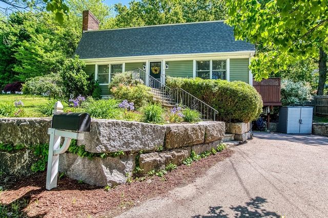 33 Overlook Ave, Dedham, MA 02026