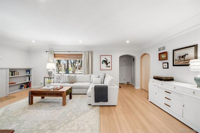 1130 L N Monaco Parkway, Denver, CO 80220
