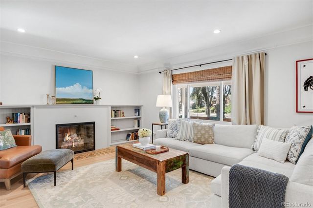 1130 L N Monaco Parkway, Denver, CO 80220