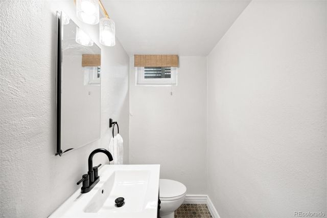 1130 L N Monaco Parkway, Denver, CO 80220
