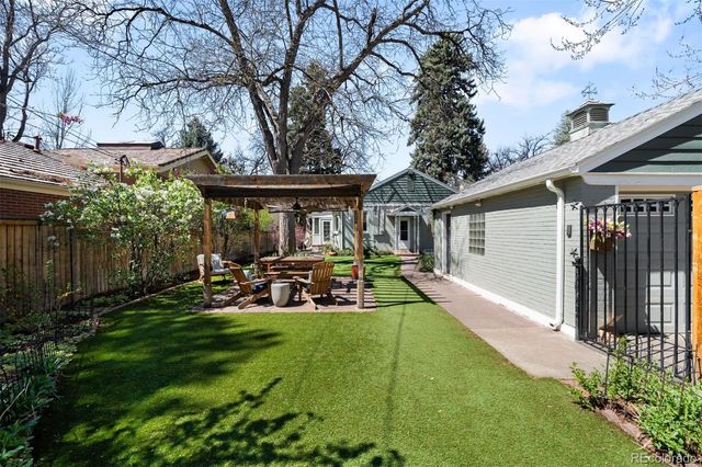 1130 L N Monaco Parkway, Denver, CO 80220