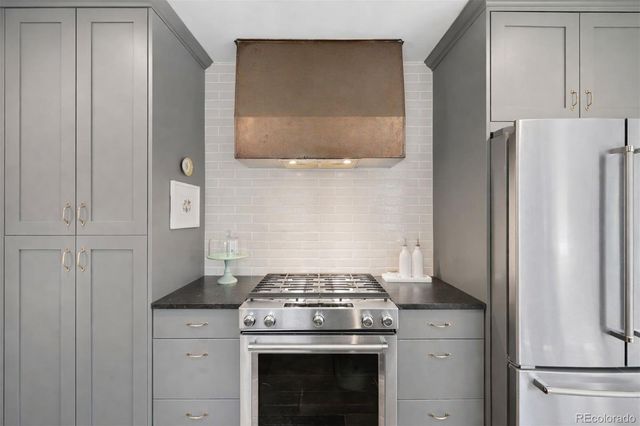 1130 L N Monaco Parkway, Denver, CO 80220