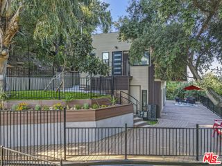 2315 Loma Vista Place, Los Angeles, CA 90039