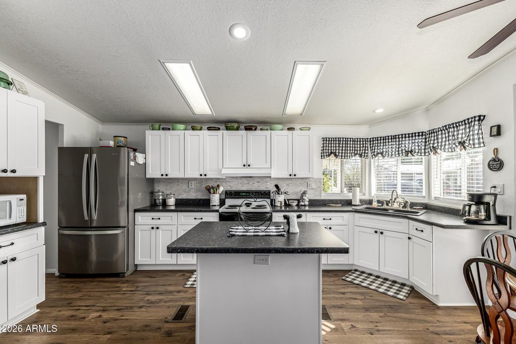 2400 E BASELINE Avenue 79, Apache Junction, AZ 85119