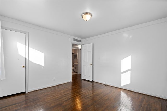 26315 Hampden Street, Madison Heights, MI 48071