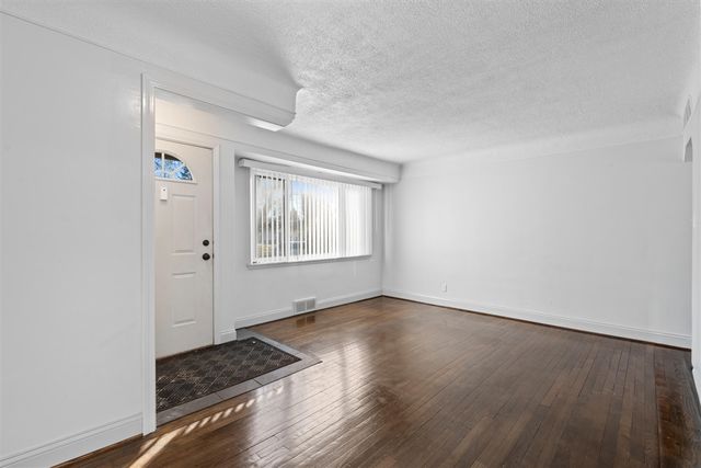 26315 Hampden Street, Madison Heights, MI 48071