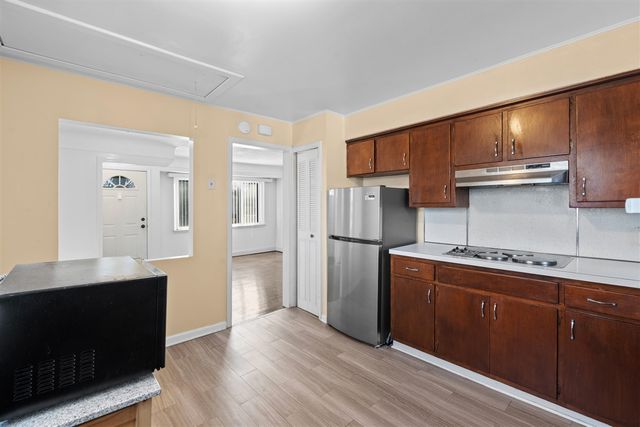 26315 Hampden Street, Madison Heights, MI 48071