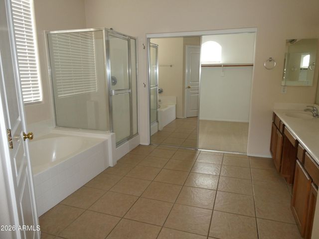 8812 W GLENN Drive, Glendale, AZ 85305